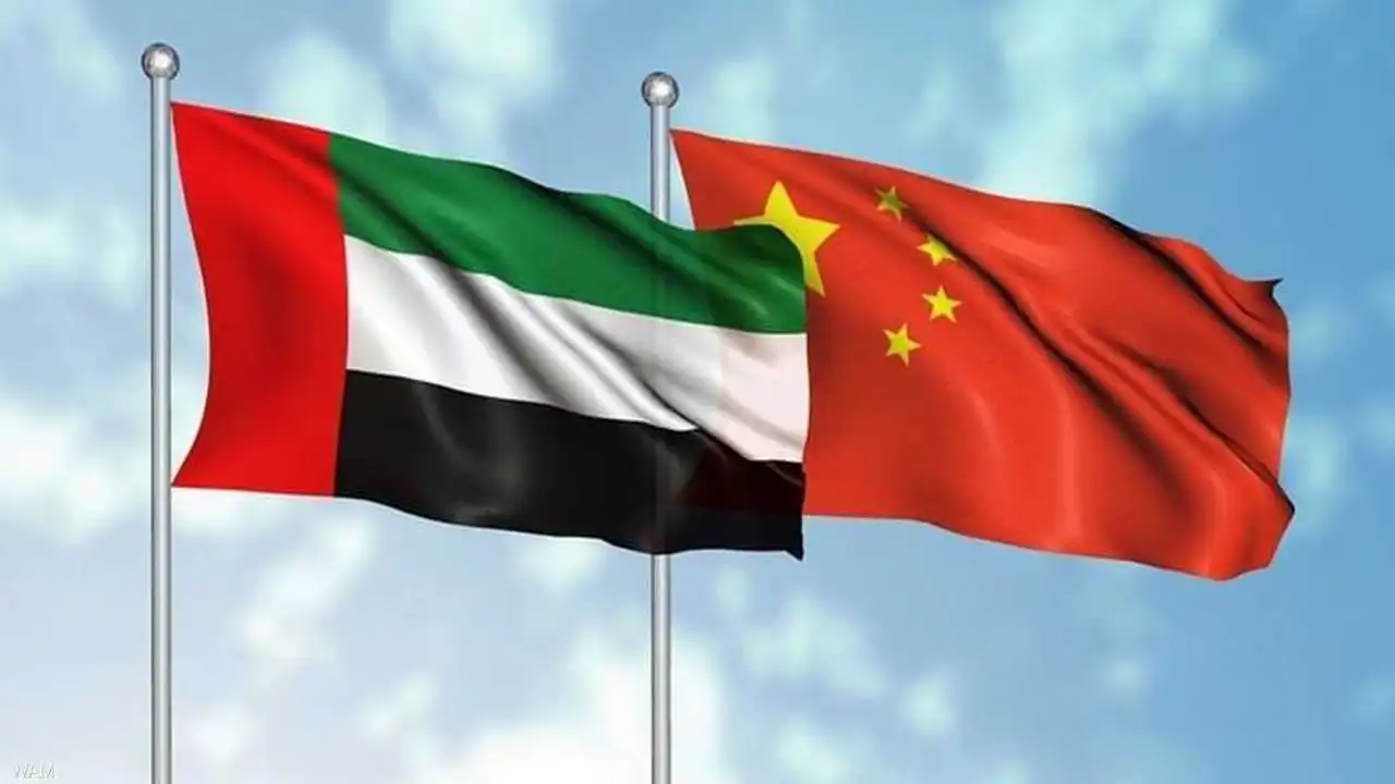 الإمارات والصين تبحثان توطيد الشراكة التجارية والاستثمارية